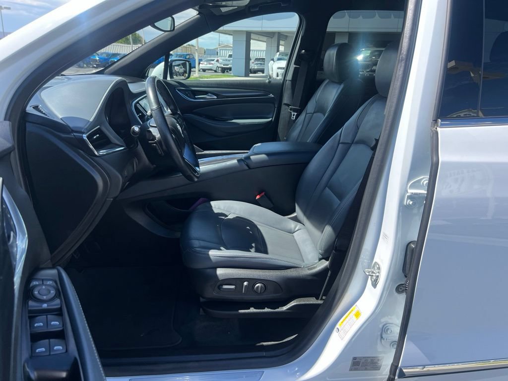 Used 2023 Buick Enclave Essence w/ Experience Buick Package FWD image 28
