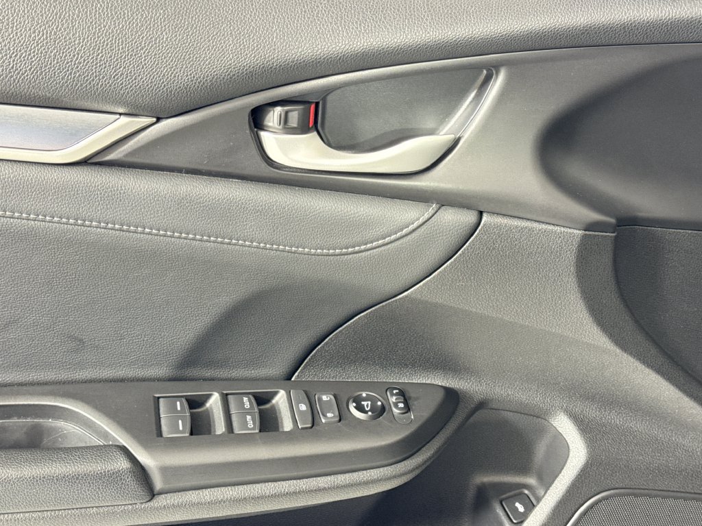 Used 2018 Honda Civic Touring image 15