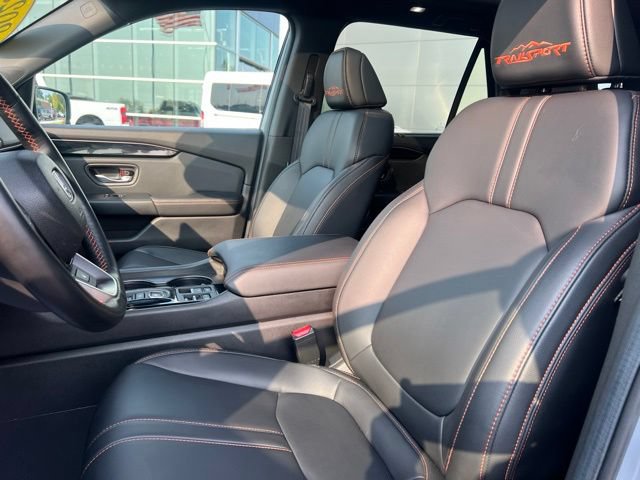 Used 2025 Honda Pilot TrailSport image 24