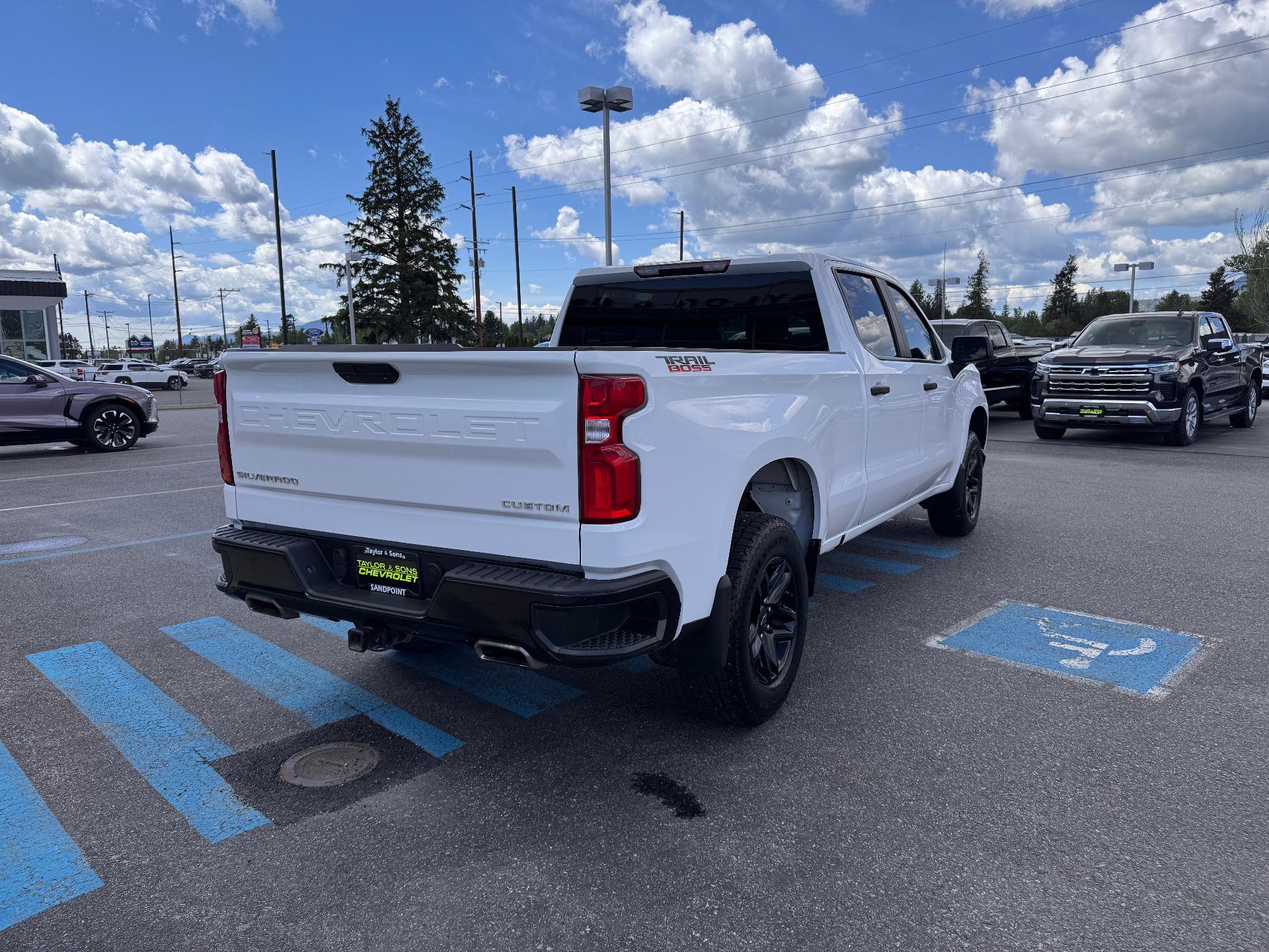 Used 2022 Chevrolet Silverado 1500 Custom Trail Boss AWD/4WD image 7