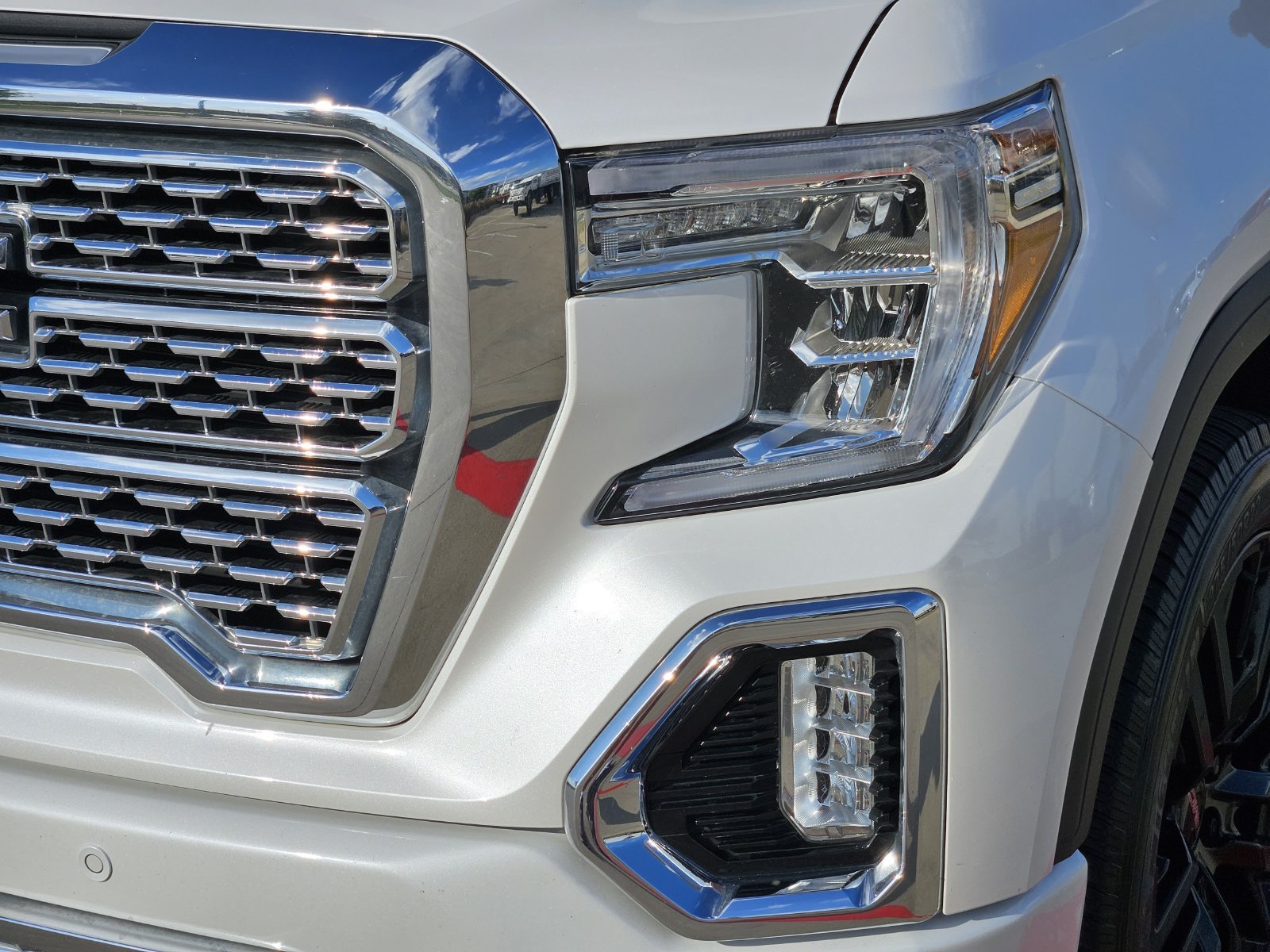 Certified 2019 GMC Sierra 1500 Denali w/ Denali Ultimate Package AWD/4WD image 11