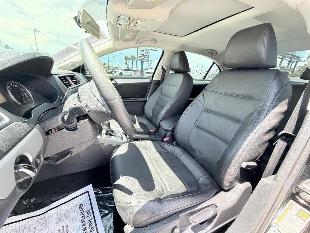 Used 2013 Volkswagen Jetta SE FWD image 12