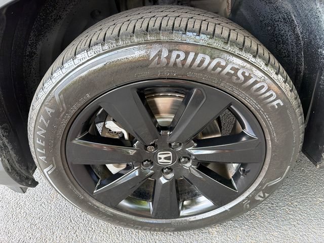 Used 2025 Honda Pilot Black Edition image 11