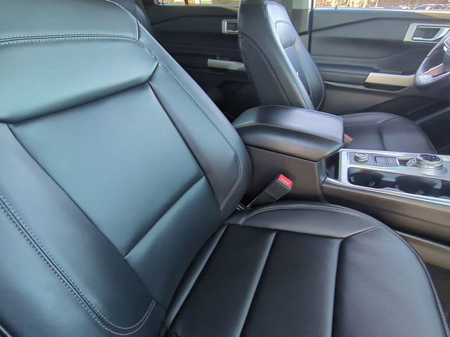 Used 2023 Ford Explorer XLT w/ Equipment Group 202A image 34