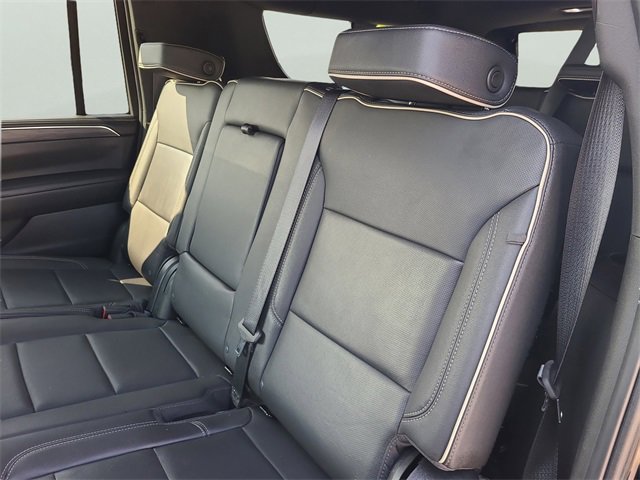 Used 2024 GMC Yukon XL SLT image 16