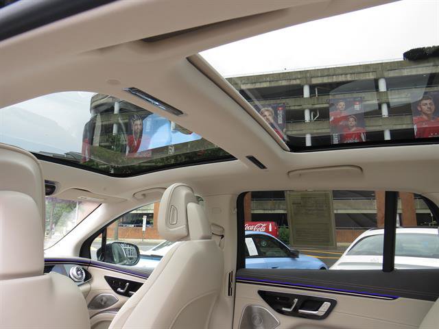 Certified 2023 Mercedes-Benz EQS 580 4MATIC SUV w/ Exclusive Trim Package image 22