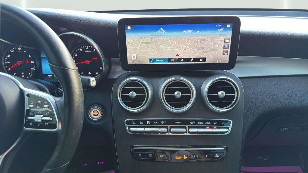 Used 2021 Mercedes-Benz GLC 300 4MATIC image 24