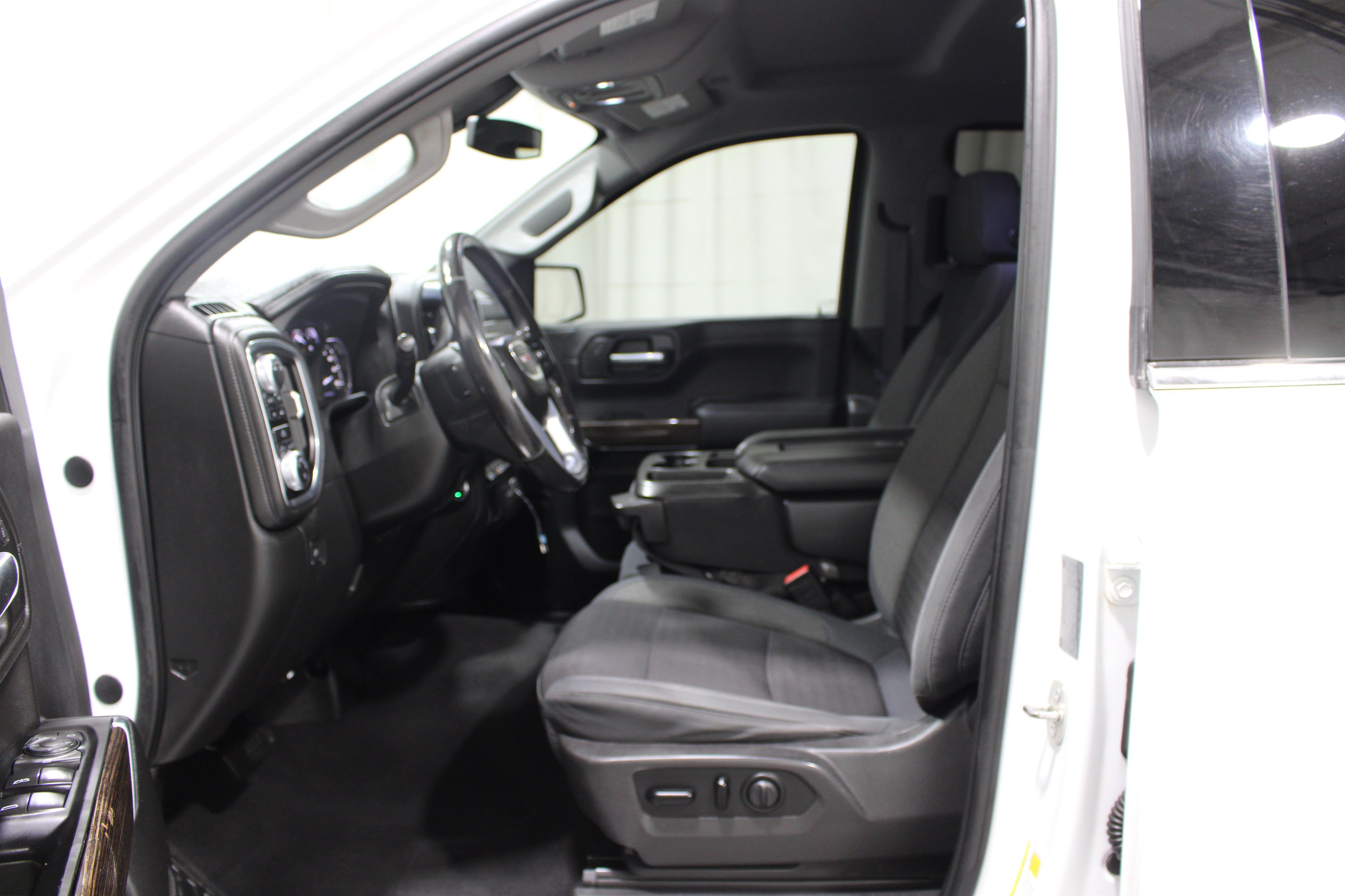 Used 2019 GMC Sierra 1500 SLE w/ SLE Value Package AWD/4WD image 3
