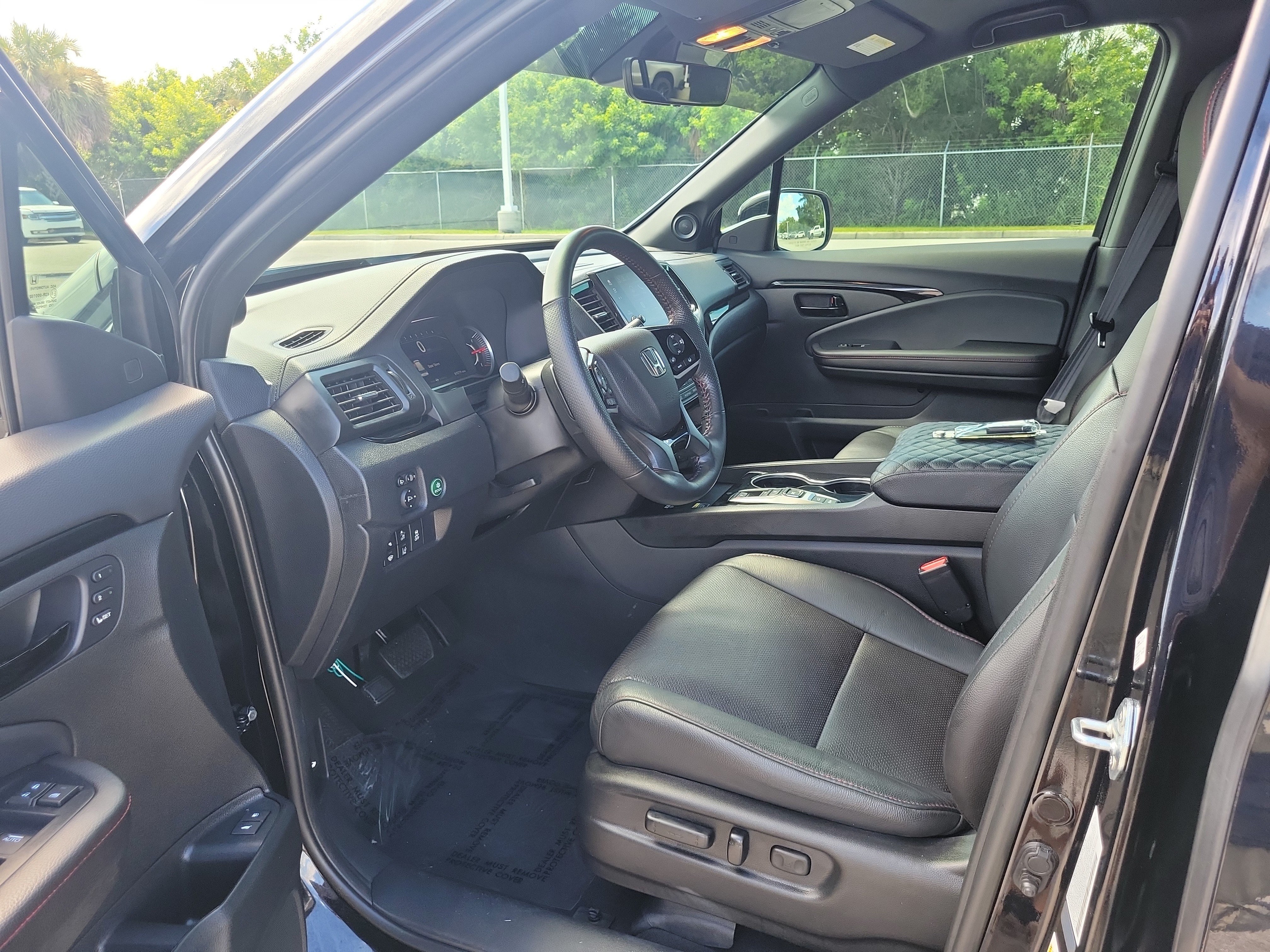 Used 2025 Honda Passport Black Edition image 16