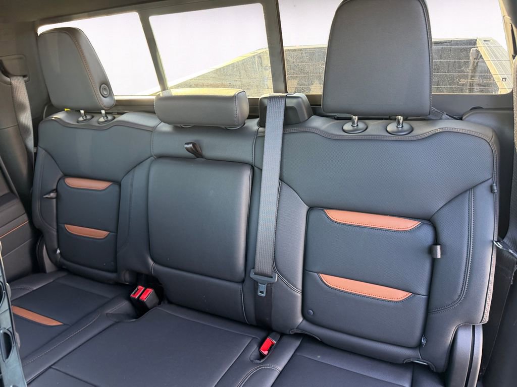 Used 2025 GMC Sierra 2500 AT4 w/ Technology Package image 13
