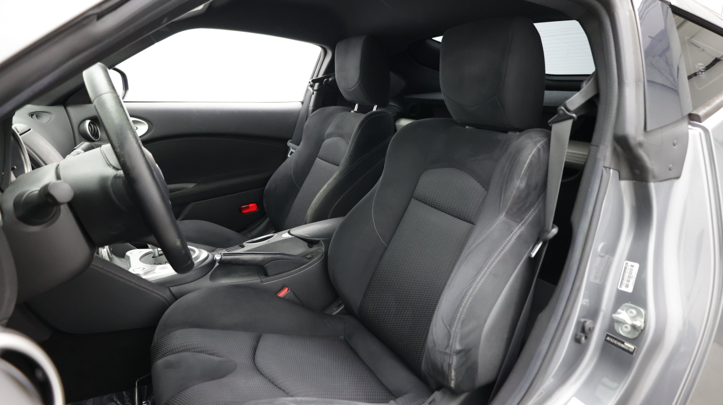Used 2017 Nissan 370Z Coupe RWD image 15