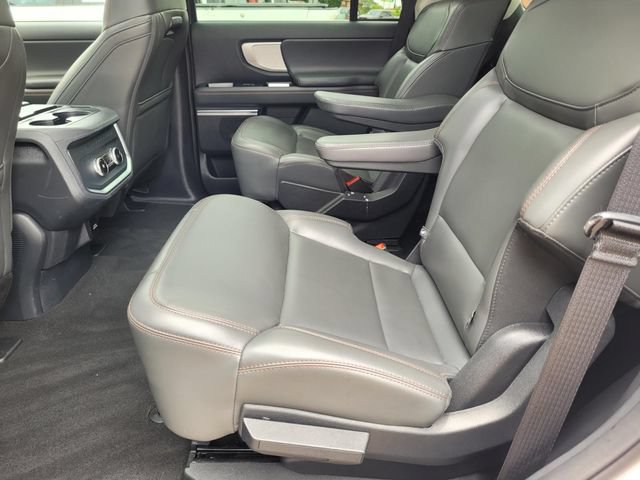 Used 2025 Ford Expedition Active RWD image 19