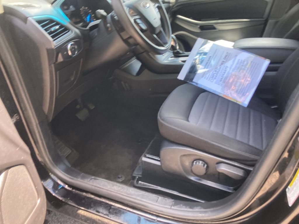 Used 2017 Ford Edge SE AWD/4WD image 12