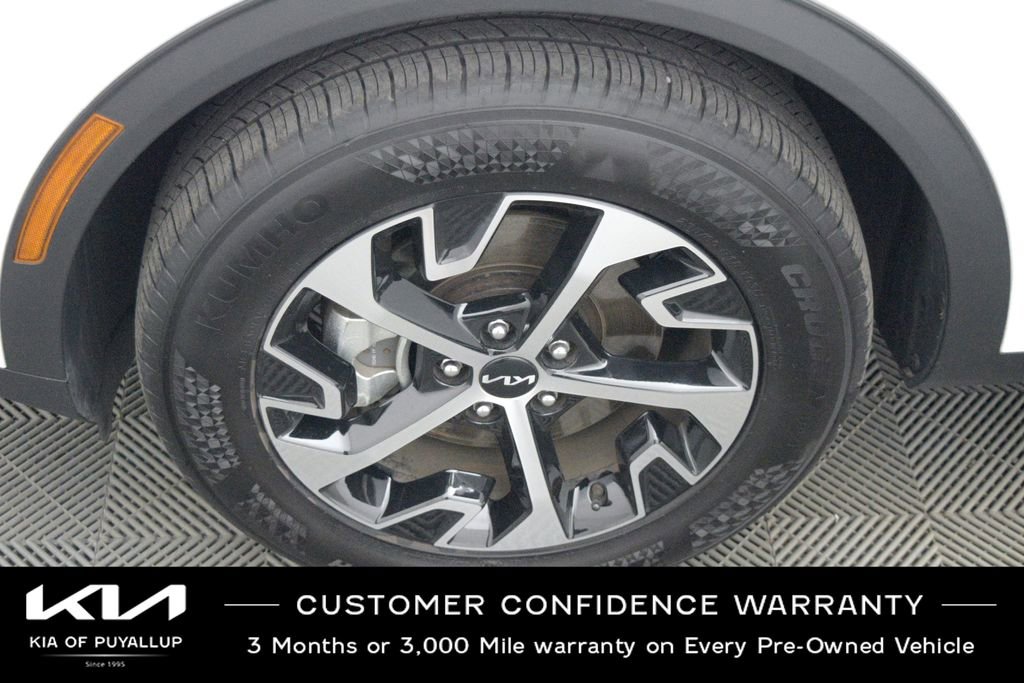 Certified 2025 Kia Sportage EX image 21