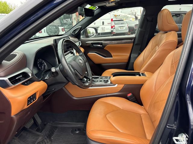 Used 2020 Toyota Highlander Platinum AWD/4WD image 6