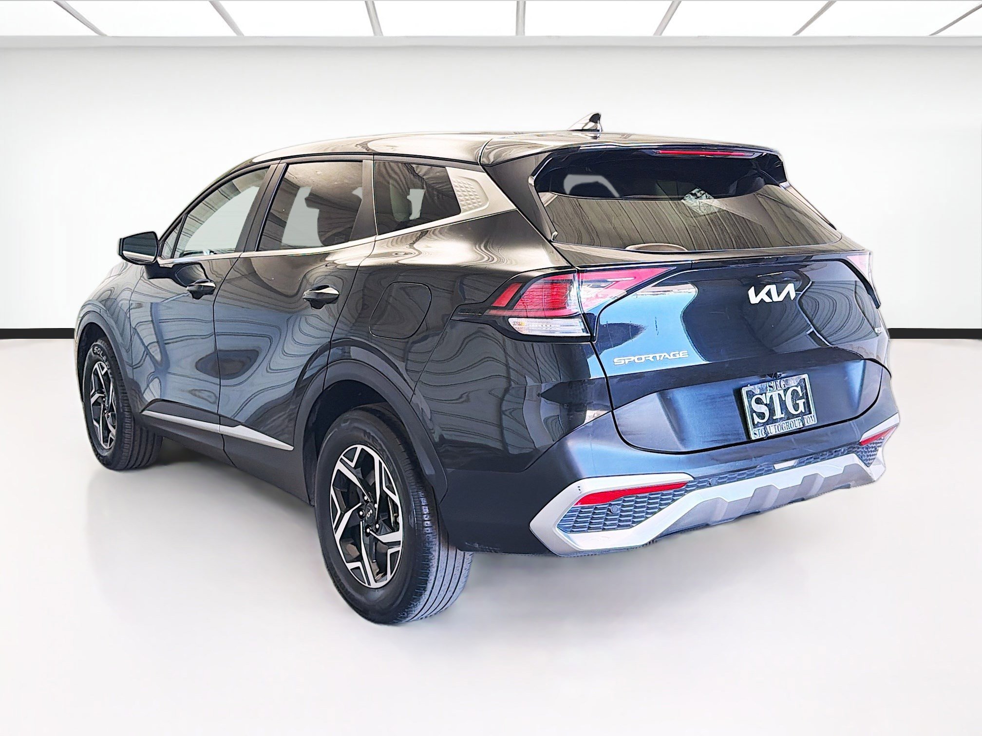Used 2024 Kia Sportage LX AWD/4WD image 6