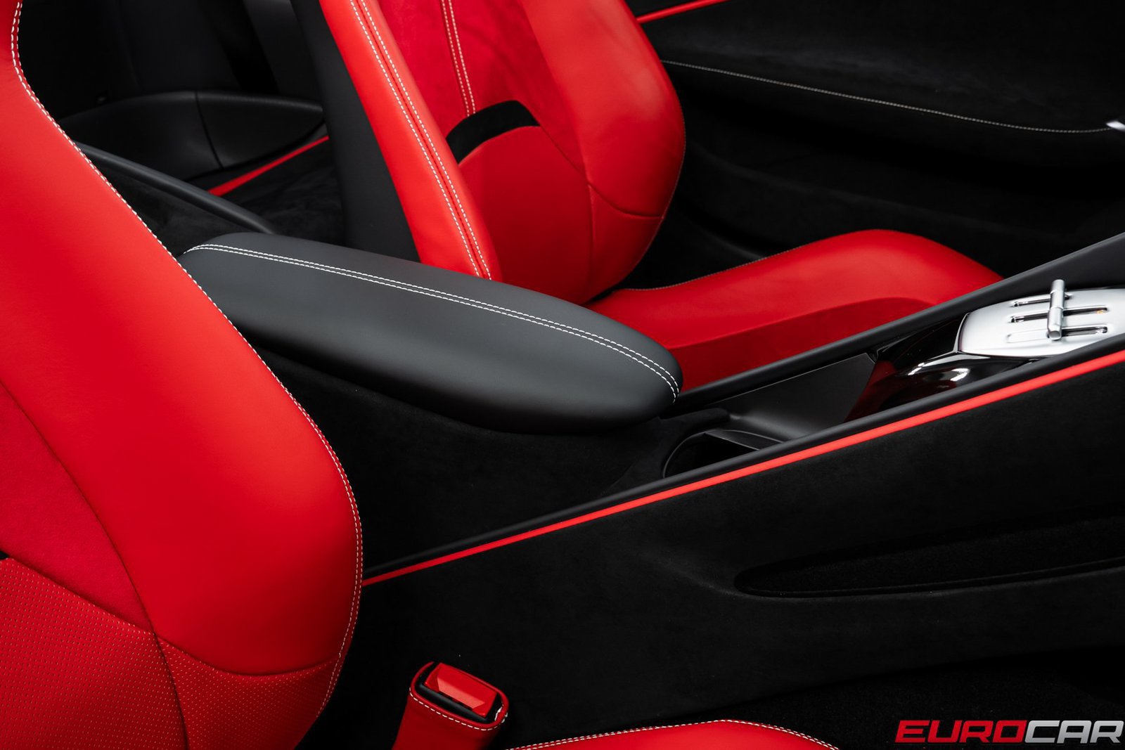 Used 2025 Ferrari Roma Spider RWD image 34