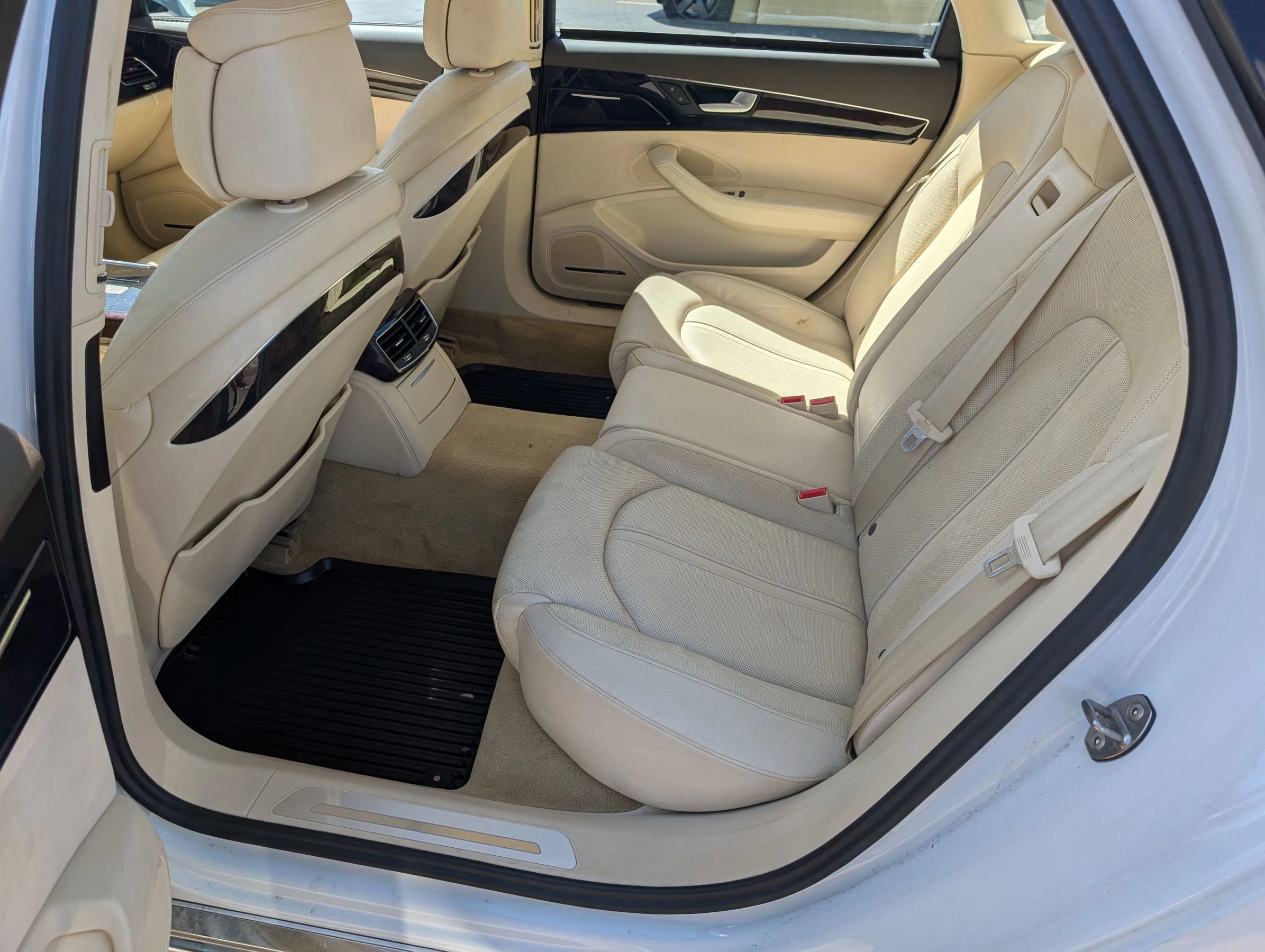 Used 2014 Audi A8 L TDI image 12