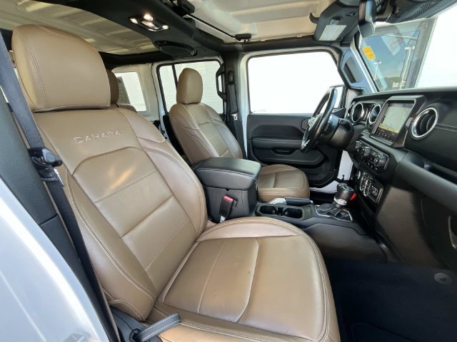 Used 2021 Jeep Wrangler Unlimited Sahara w/ Cold Weather Group AWD/4WD image 25