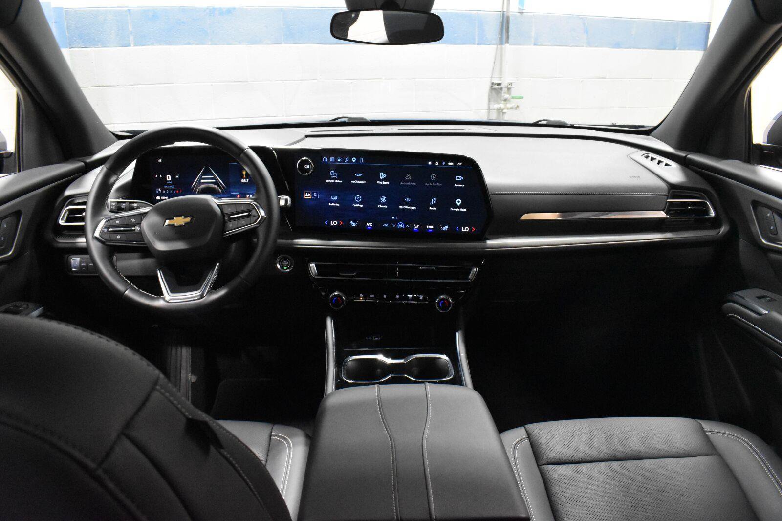 Used 2026 Chevrolet Traverse LT AWD/4WD image 6