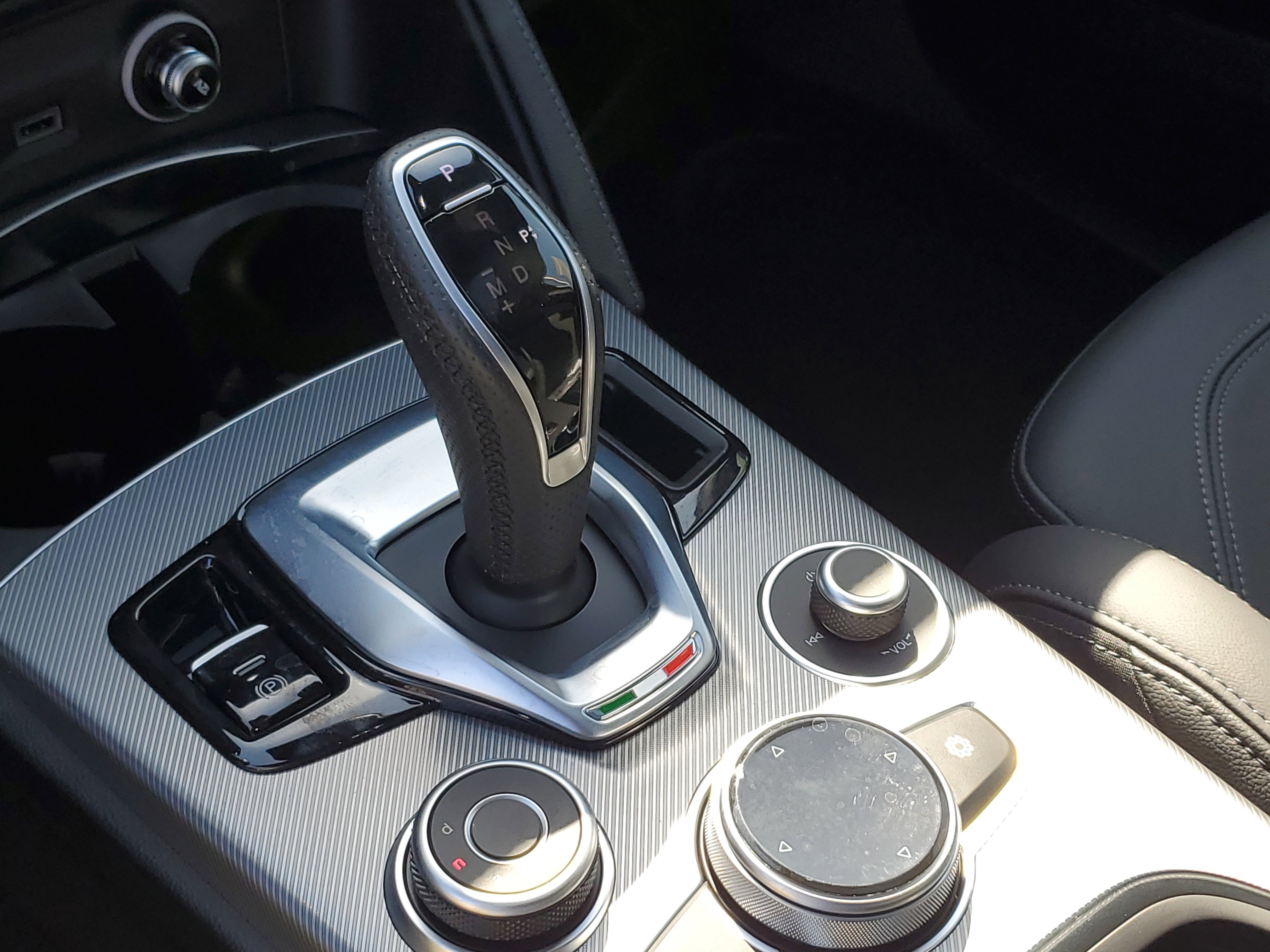 Used 2024 Alfa Romeo Stelvio Veloce image 20