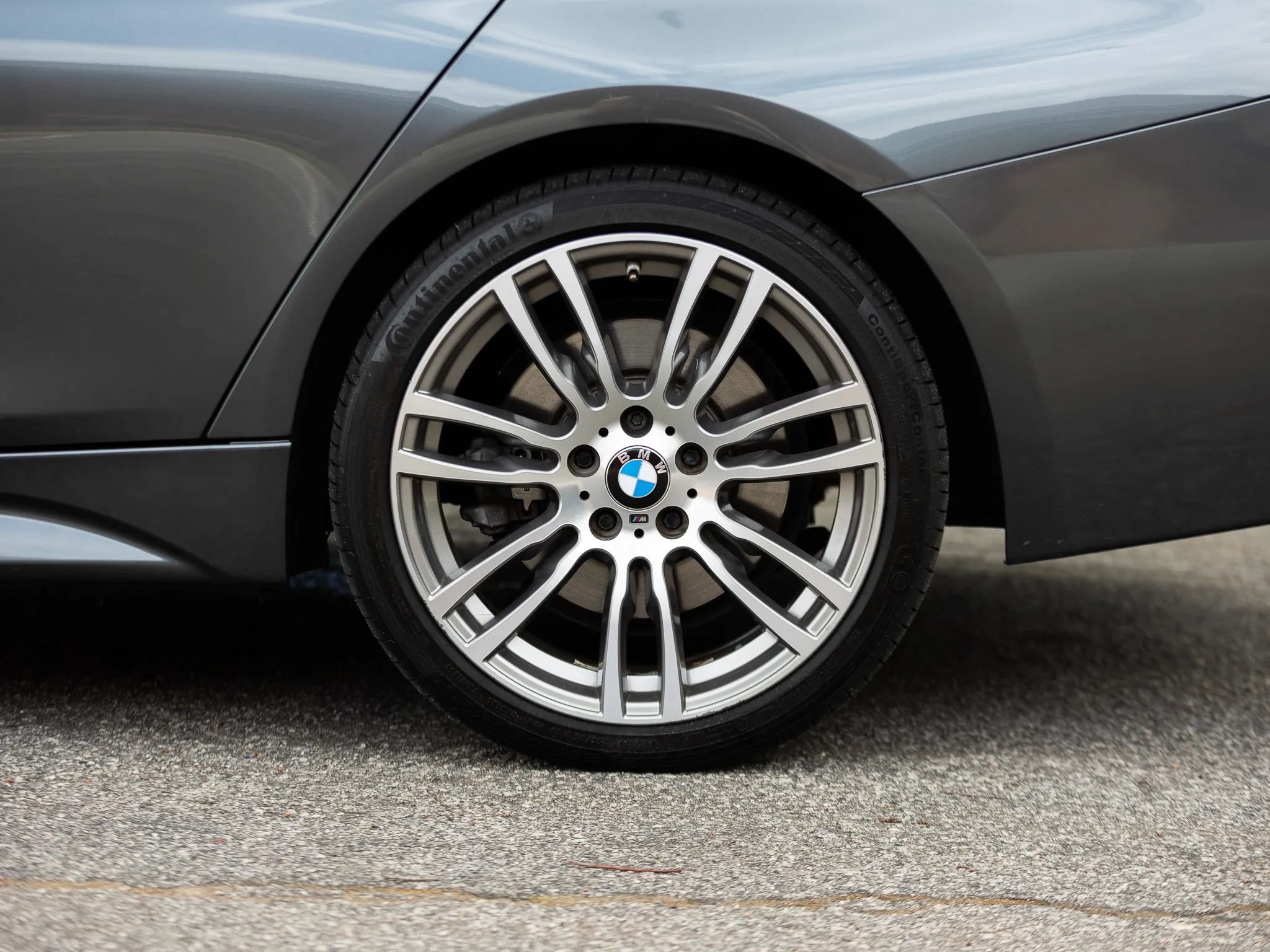 Used 2016 BMW 340i xDrive Sedan AWD/4WD image 14