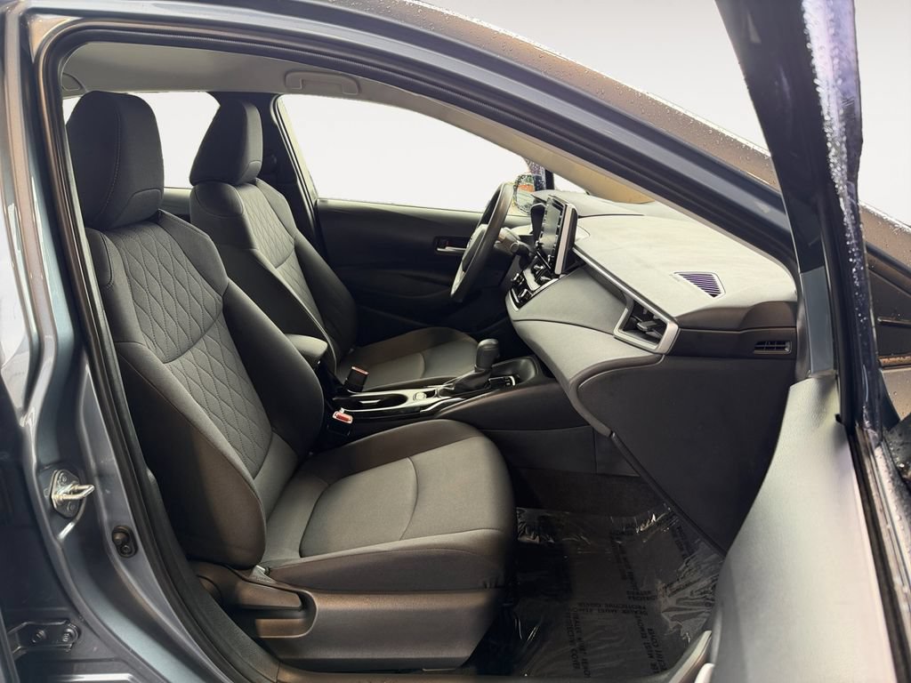 Used 2021 Toyota Corolla LE FWD image 25