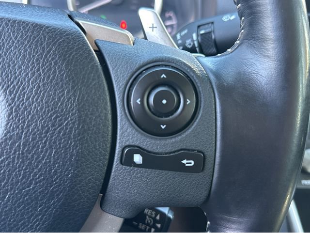 Used 2016 Lexus IS 200t image 33