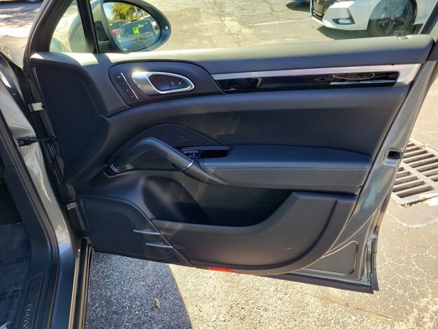 Used 2016 Porsche Cayenne image 36