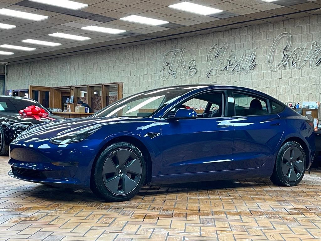 Used 2022 Tesla Model 3 image 4