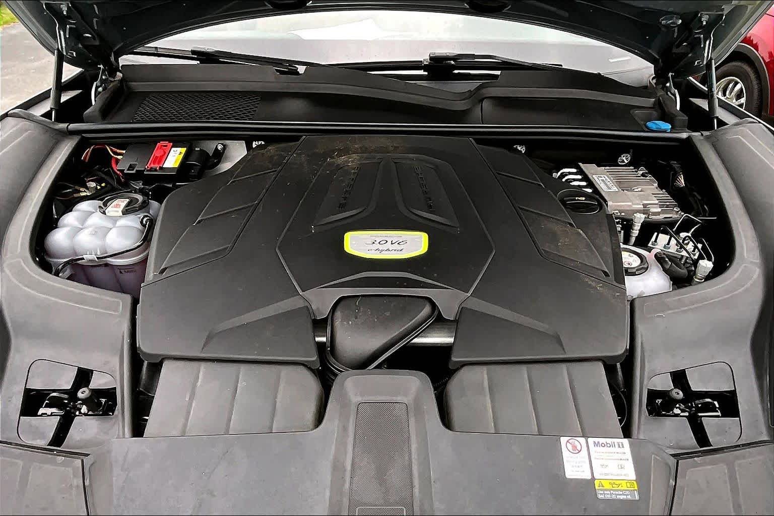 Used 2022 Porsche Cayenne E-Hybrid AWD/4WD image 30