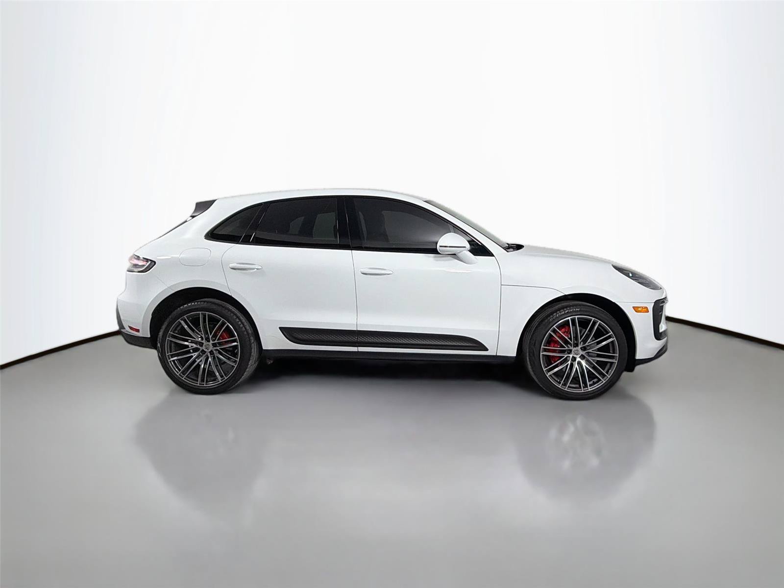 Certified 2023 Porsche Macan S AWD/4WD image 8