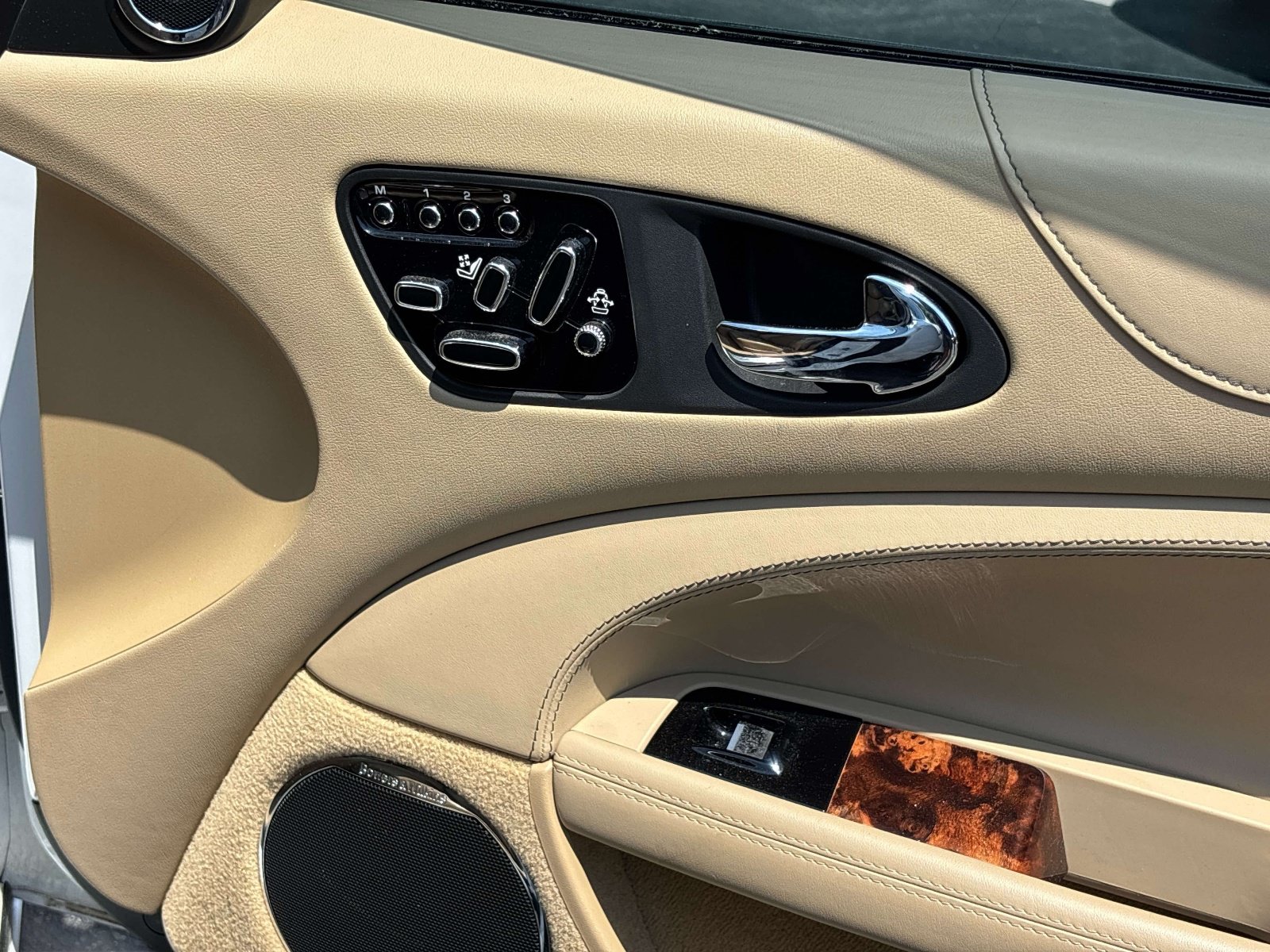 Used 2012 Jaguar XK Coupe RWD image 11