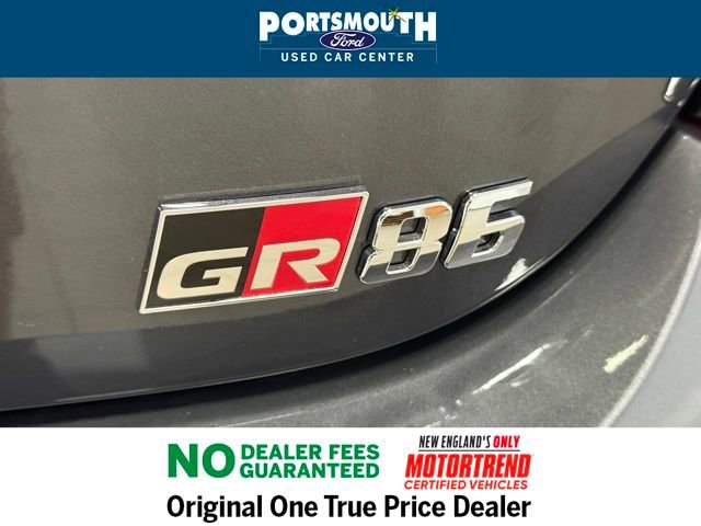 Used 2025 Toyota GR86 Premium w/ Performance Package image 19
