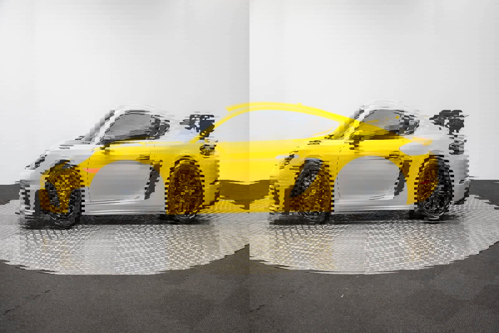 Used 2024 Porsche 718 Cayman GT4 RS image 3