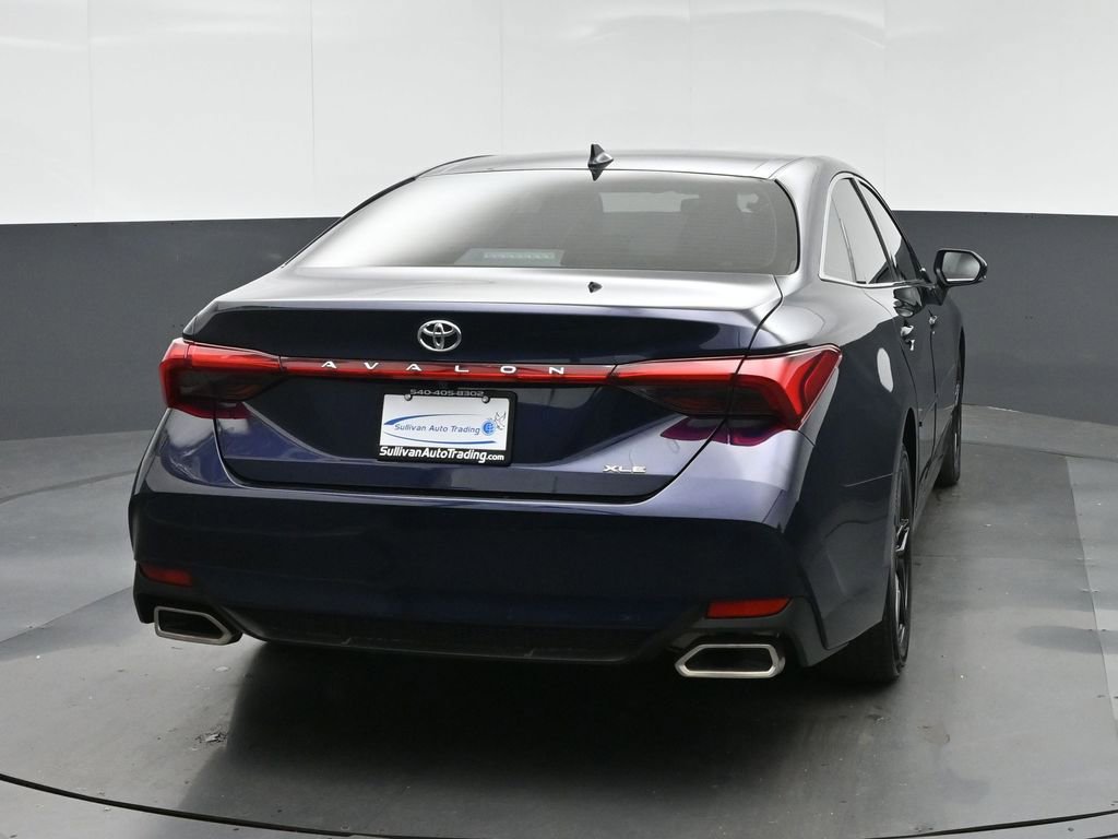 Used 2022 Toyota Avalon XLE w/ Moonroof Package image 6