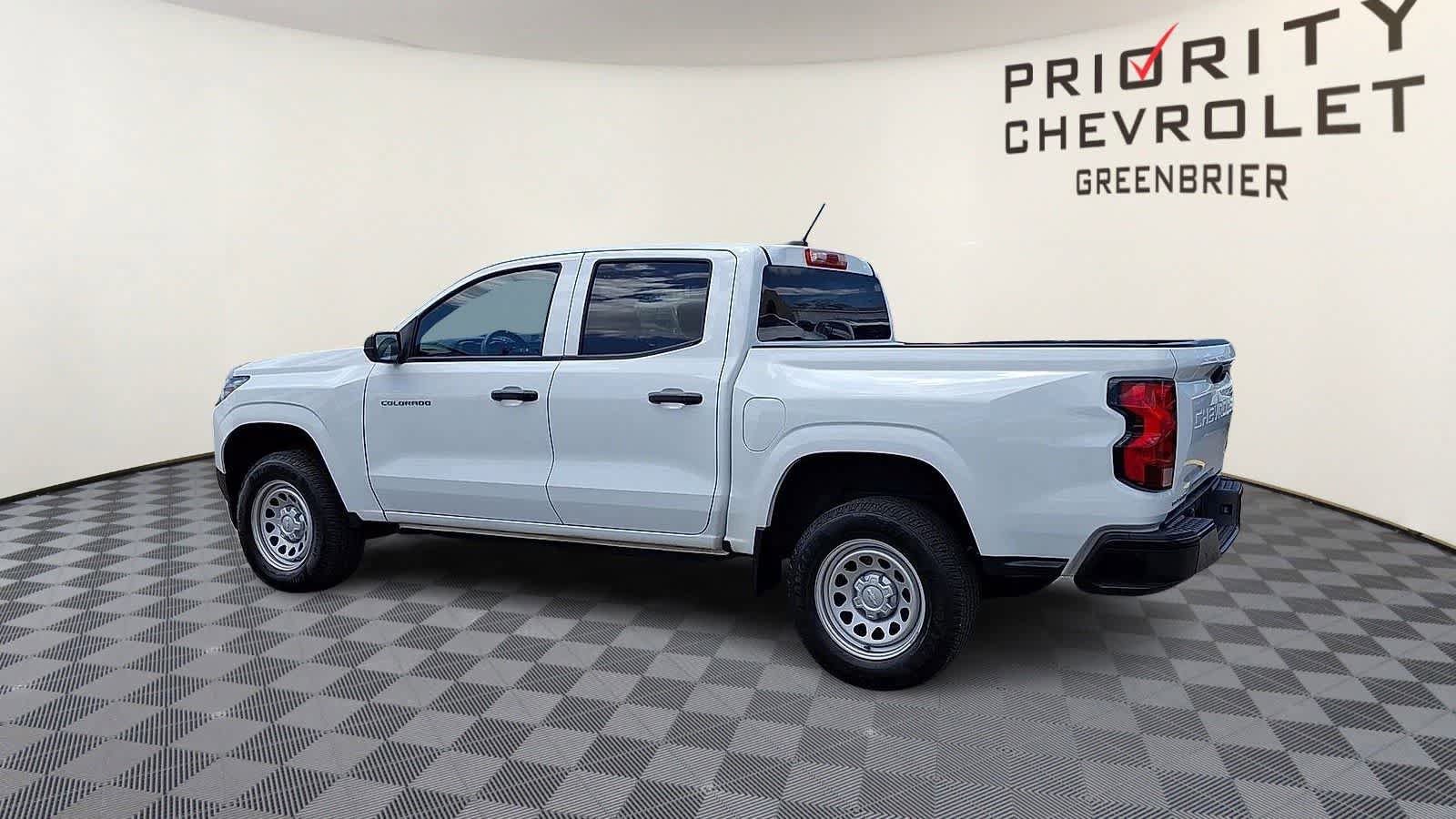 Used 2024 Chevrolet Colorado W/T RWD image 6