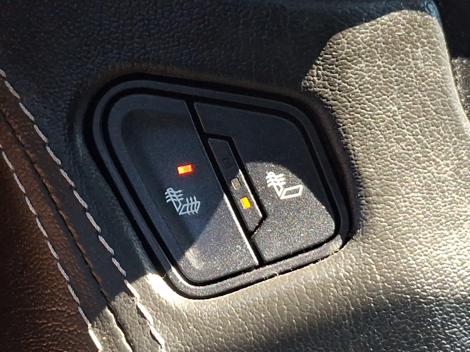 Used 2020 Chevrolet Suburban LT AWD/4WD image 28