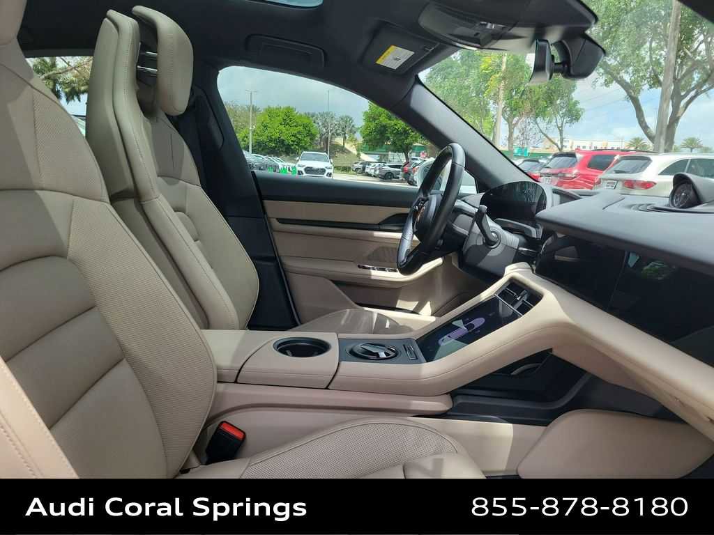 Used 2023 Porsche Taycan image 22