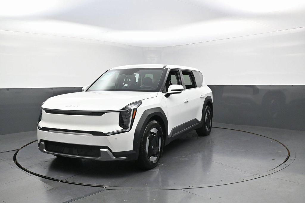 Used 2024 Kia EV9 Light Long Range image 8