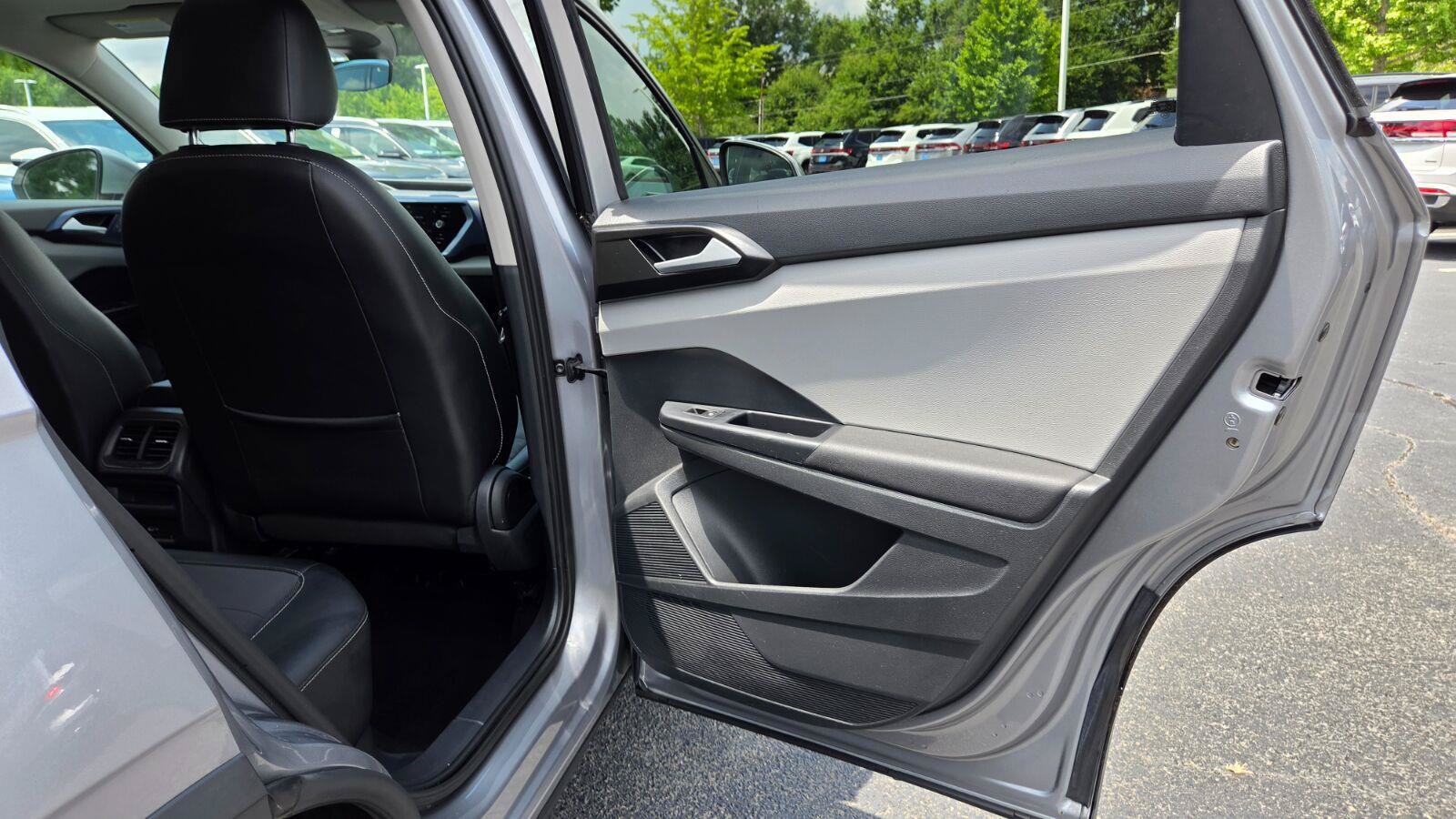 Certified 2023 Volkswagen Taos SE w/ Panoramic Sunroof Package FWD image 53