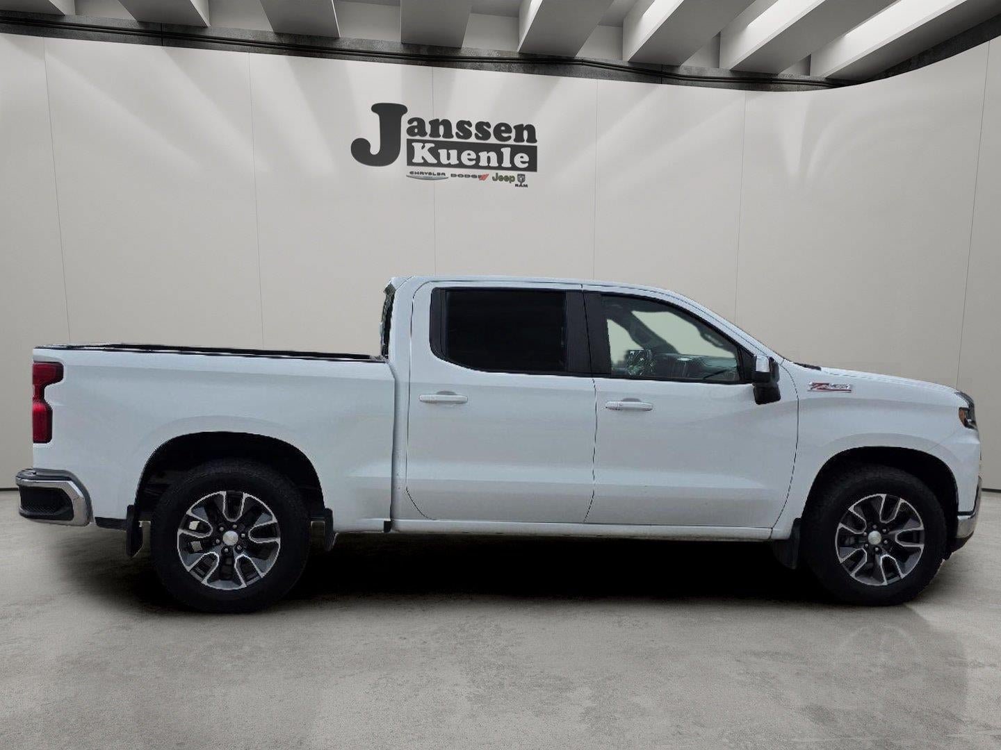 Used 2019 Chevrolet Silverado 1500 LT w/ All-Star Edition AWD/4WD image 4