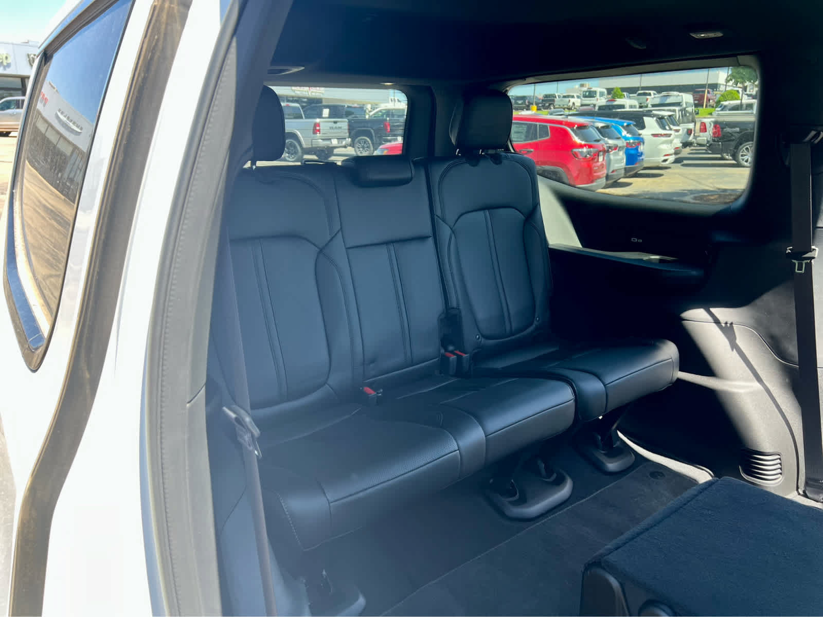 Used 2024 Jeep Wagoneer 4WD image 33