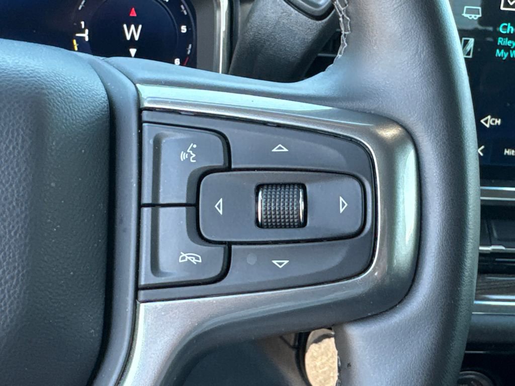Used 2024 Chevrolet Silverado 1500 LT AWD/4WD image 25