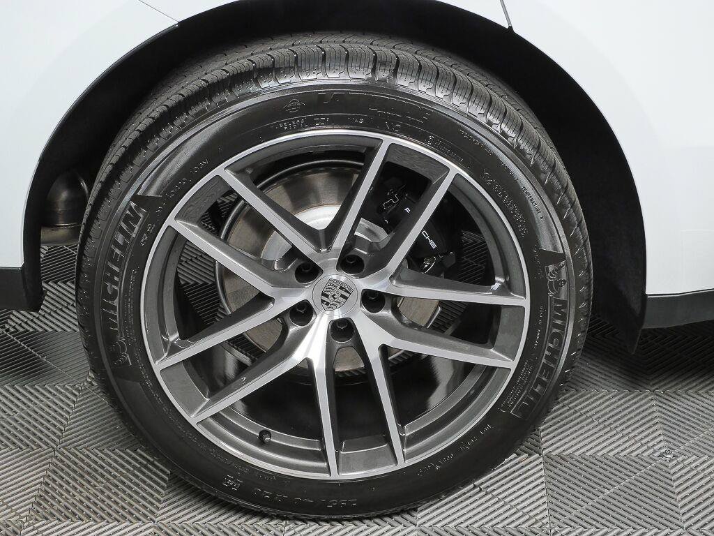 Certified 2026 Porsche Macan Turbo AWD/4WD image 37