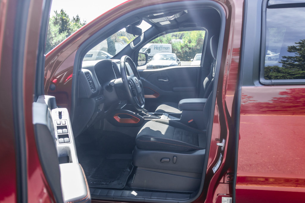 Used 2023 Nissan Frontier PRO-4X w/ Pro Convenience Package AWD/4WD image 28