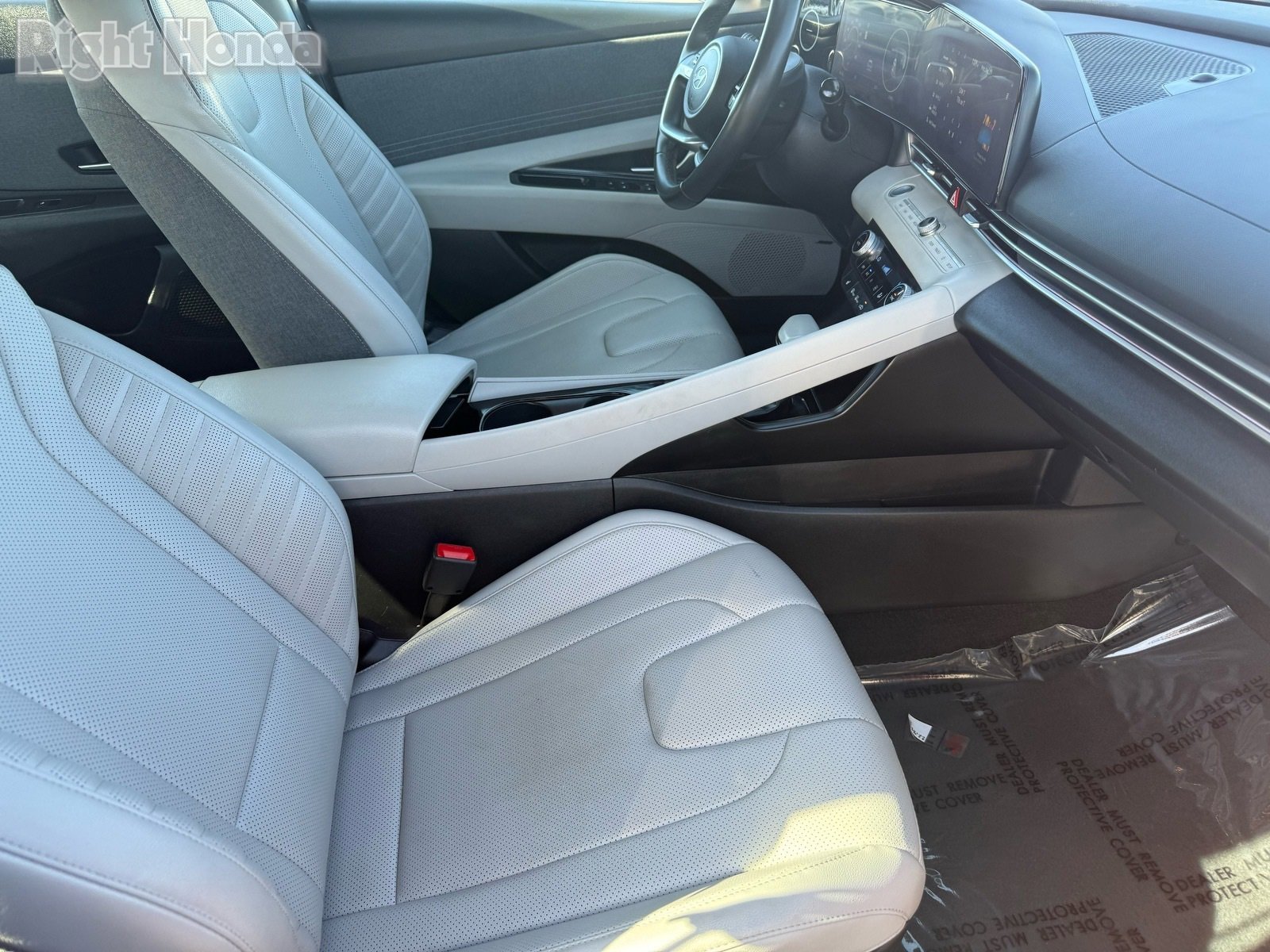 Used 2024 Hyundai Elantra Limited image 30