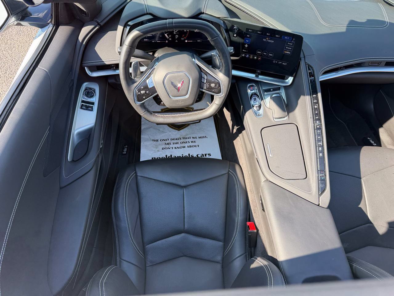 Used 2022 Chevrolet Corvette Stingray Coupe w/ Engine Appearance Package RWD image 21