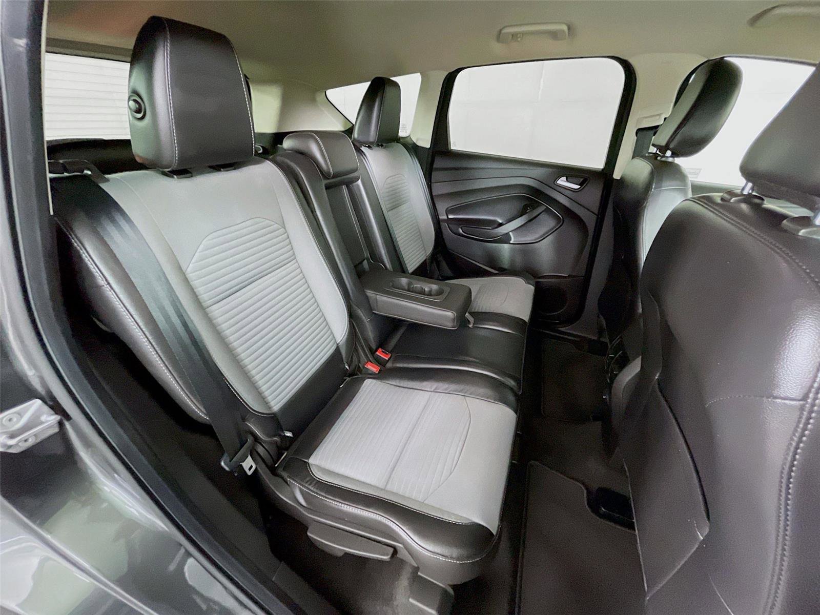 Used 2019 Ford Escape SE image 29