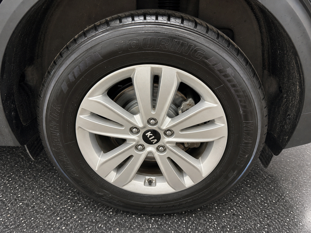Used 2018 Kia Sportage LX w/ LX Technology Package FWD image 30